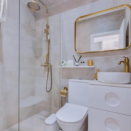 Luminosa Holidays House 펜션 *