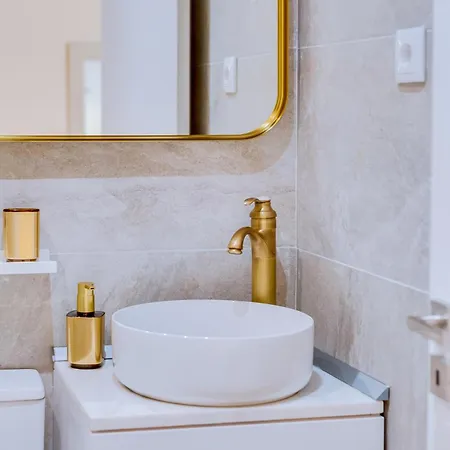 Luminosa Holidays House *