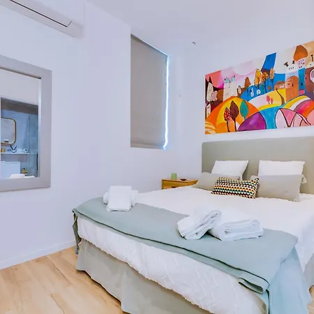 Luminosa Holidays House