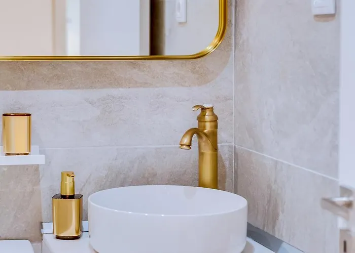 Luminosa Holidays House *